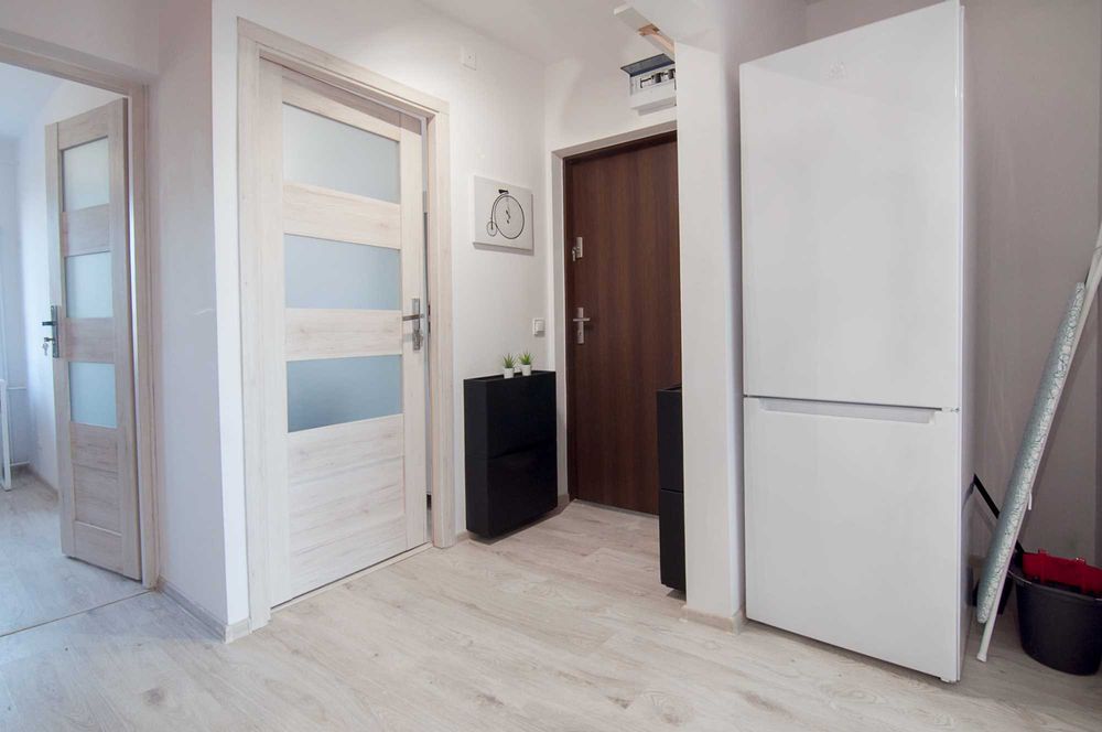 Duży, komfortowy pokój z balkonem| Winogrady | blisko PST | UP, UAM, UE