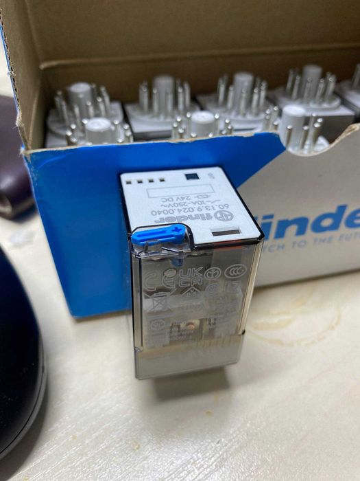 Finder 60.13.9.024.0040 Промислове реле 24VDC (10 штук)