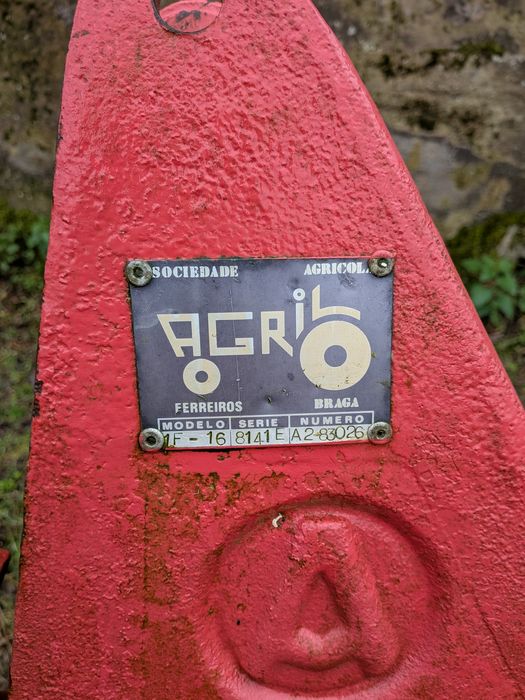 Arado trator agrícola