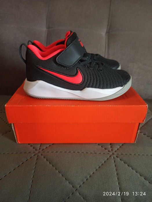 Buty sportowe chłopięce Nike 28 Nowe