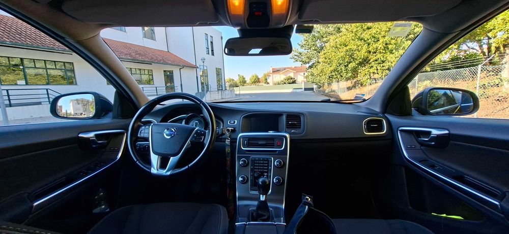 Volvo V60 D2 2014