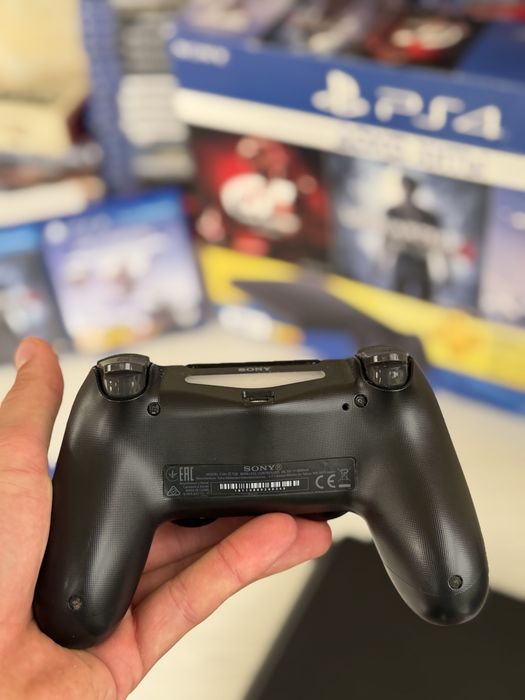 Playstation 4 slim 500gb стан нового + повний заводський комплект