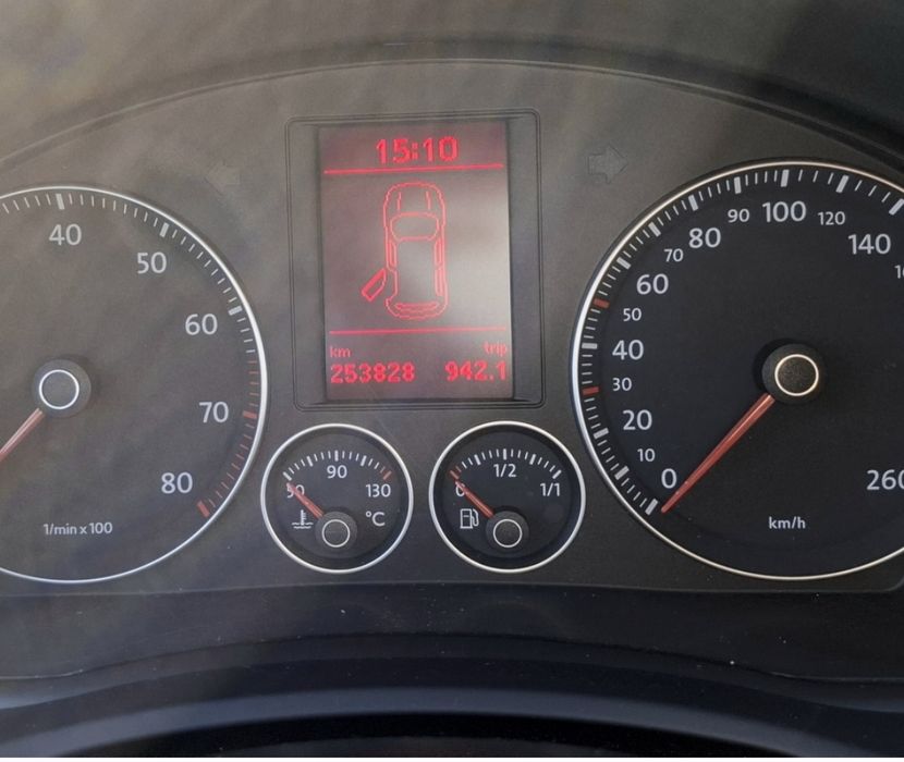 VW Golf kombi 1.6 MPI 102 konie rok 2008