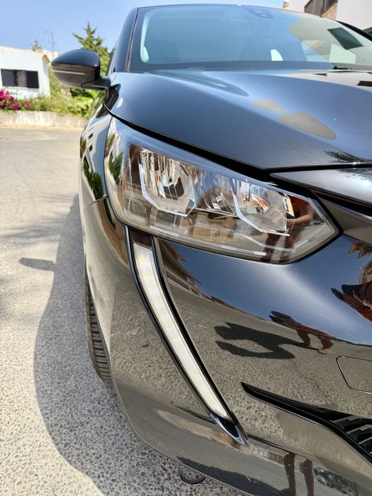 Peugeot 208 — fotografia 8