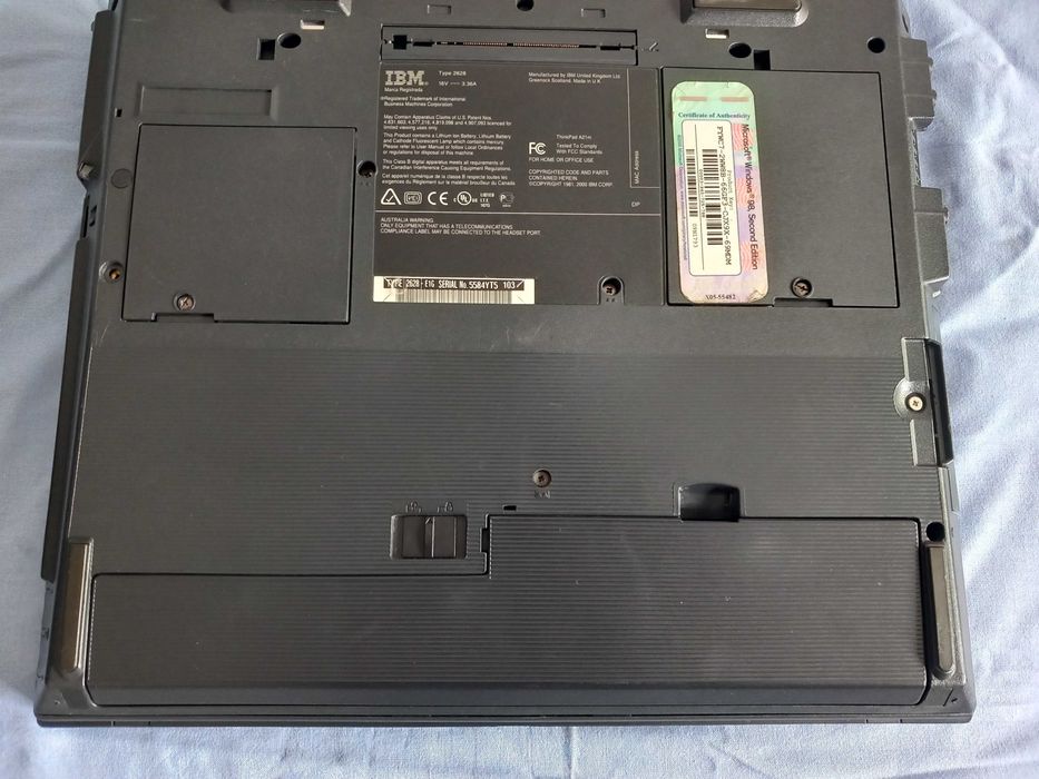 IBM ThinkPad Computer - Model 2628. Vintage item.64862969737217126