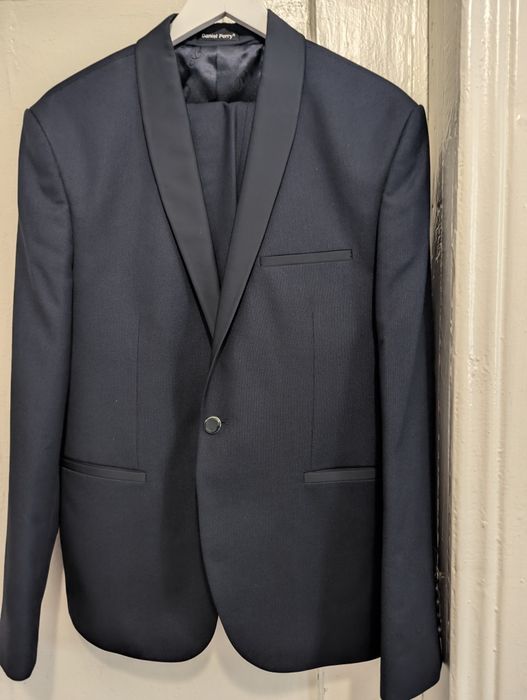 Чоловічий класичний костюм