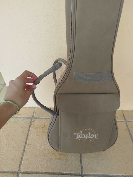 Guitarra Taylor Baby