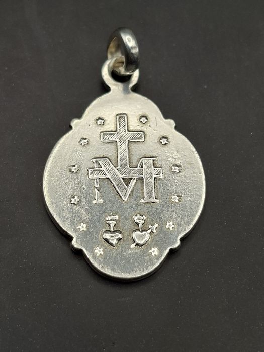 Zawieszka z matką boską