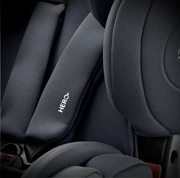 Recaro Fotelik samochodowy Young Sport Hero