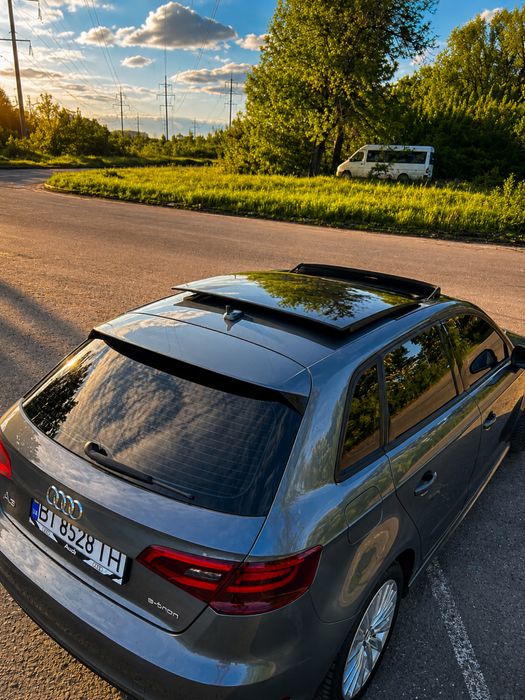 Audi A3 e-tron  2015 1.4 гибрид