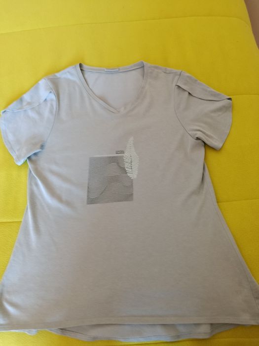 Duas t-shirts primaveris.