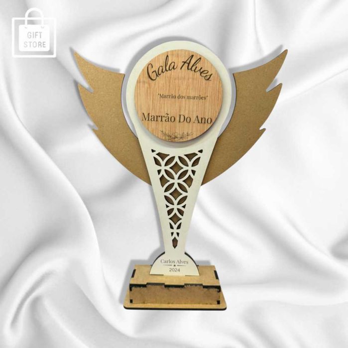 Troféus em madeira e acrilico