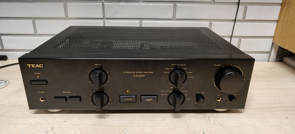 Wzmacniacz stereo TEAC X-A1030 Integra.