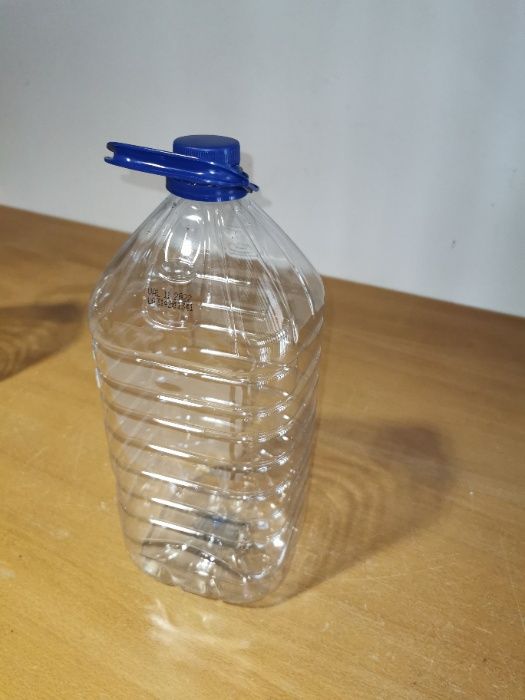 Garrafões Plástico 5L e 6L