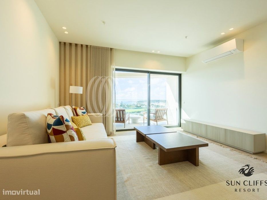 Apartamento T1+1, novo, no Sun Cliffs Resorte, em Lagos, Algarve