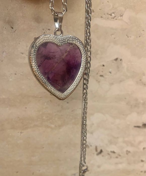 Кулон в ыорме сердца аметист