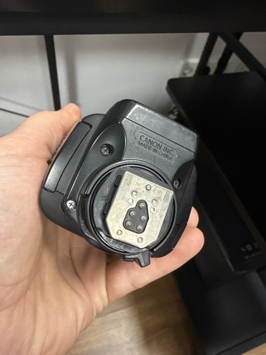 Продам обєктив Canon 70-200 1:4 L  та спалахи