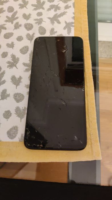 Xiaomi 12 – Vidro Estalado – 100% Funcional