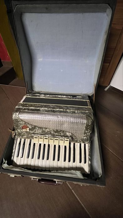 Akordeon – bardzo dobry stan, zadbany, przechowywany w walizce
