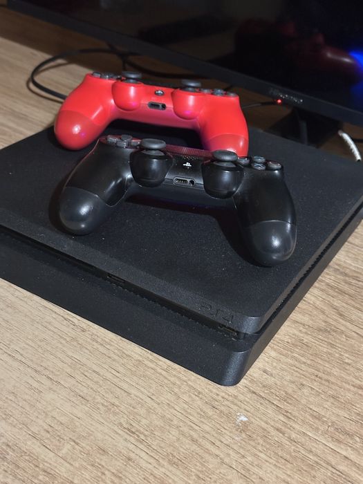 Sony PlayStation 4 Slim 500GB + 2 джойстики