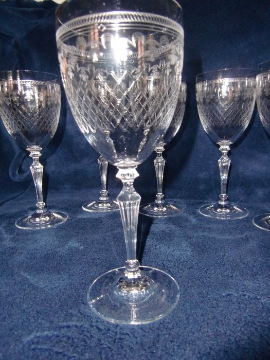 Eleganckie kieliszki z cienkiego szkla krysztalowego