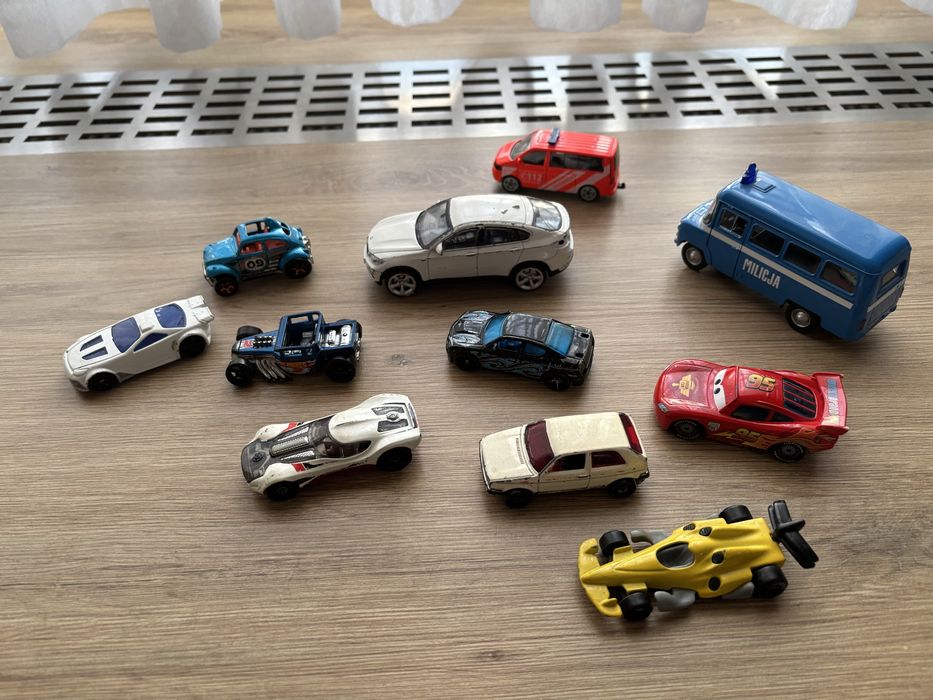 Zestaw samochodzików dla dzieci – różne modele