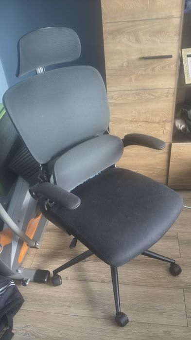 Krzesło obrotowe ergonomiczne