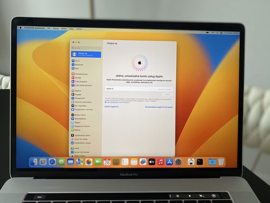 MacBook Pro 15” A1707 [2017r] bardzo zadbany