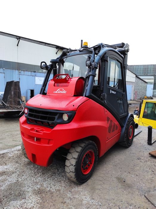 Вилковий навантажувач Linde 5 тонн газ. Вилочный погрузчик Linde б/у