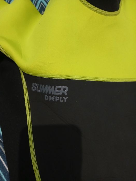 Fato surf/mergulho novo