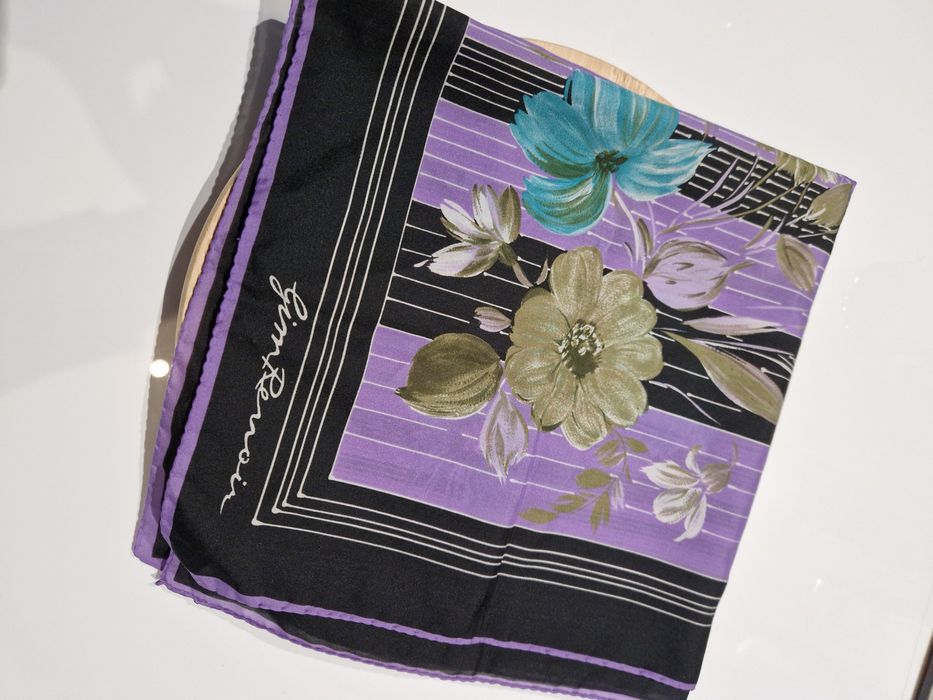 Fioletowa chustka apaszka na szyję