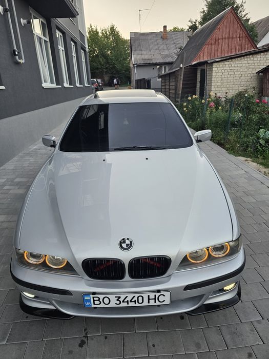 продам е 39 м 57 2002 рік