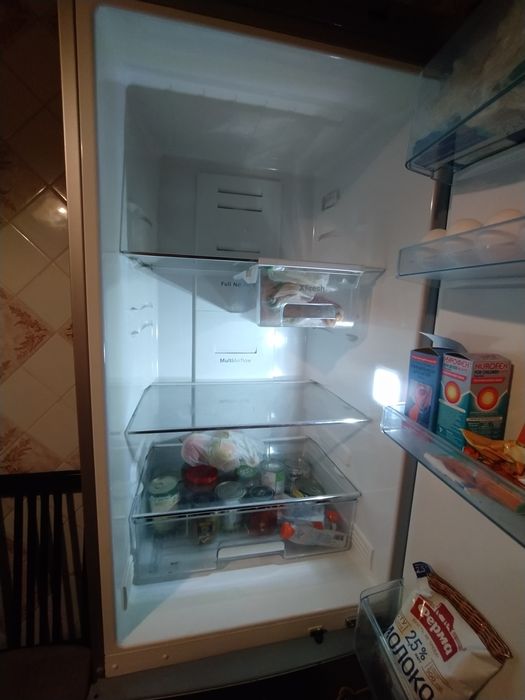 Холодильник Bosh KGN39XL20R01 під ремонт