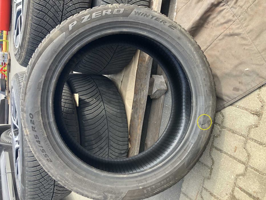 Opona Pirelli P Zero 255 45R20 WINTER 2 Używana Zimowa