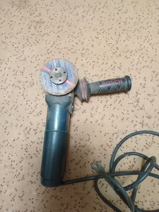 Продам болгарку Bosch