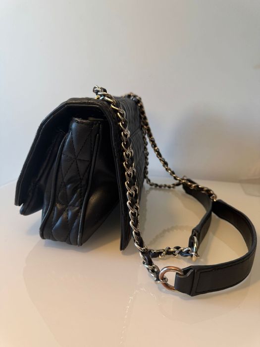 Bolsa Guess semi nova