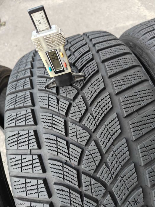 R20 235 35 шини зимові Goodyear Ultra Grip Ice 2 чудовий стан агресивні арктичні