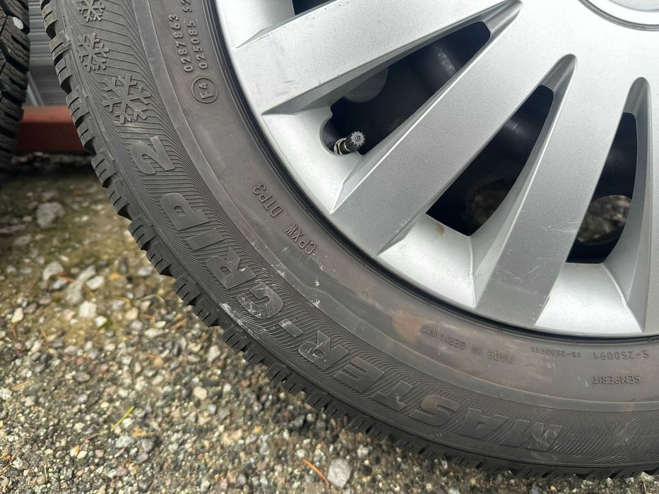 Opony Zimowe 205/60/16 z felgami + kapsle Suzuki SX4 S-cross