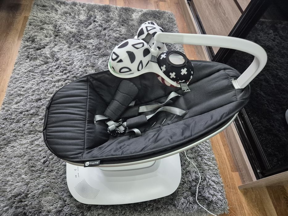 Заколисуючий центр 4moms