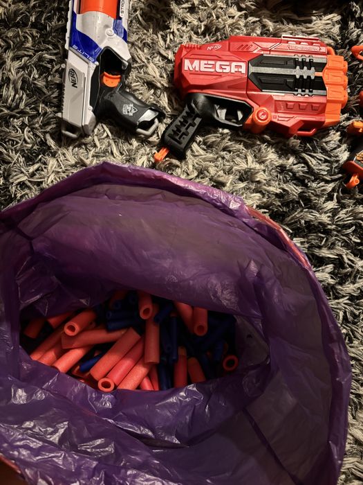 Zestaw pistoletow nerf + strzalki