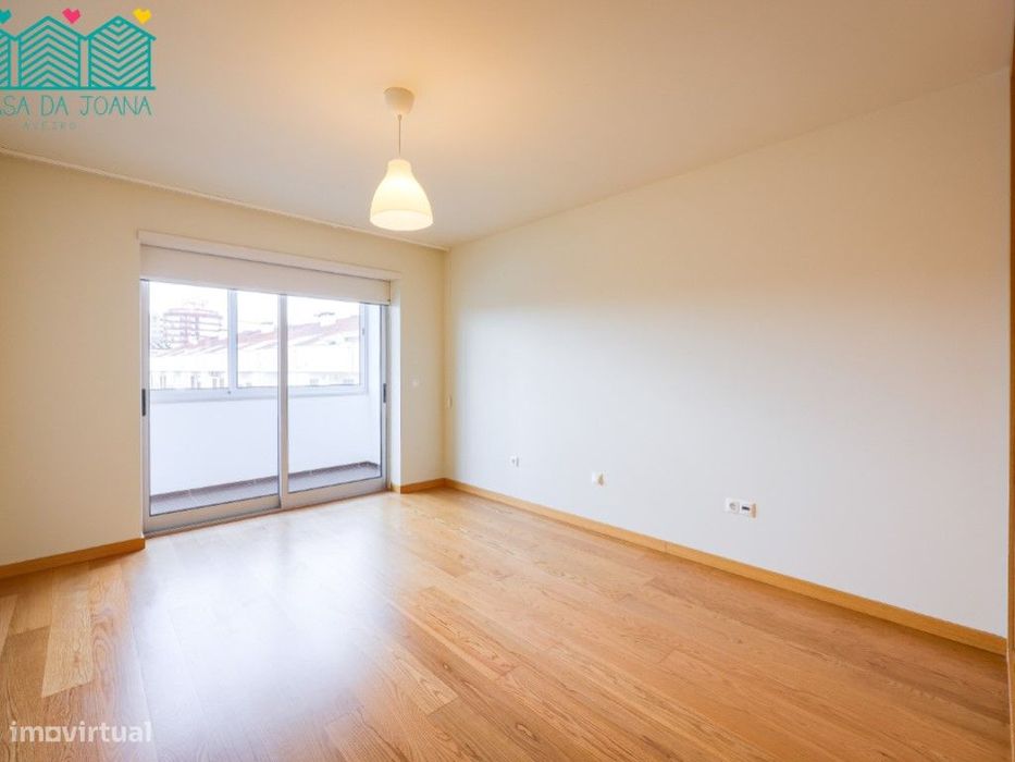 Apartamento T2 com Garagem Fechada em Aveiro