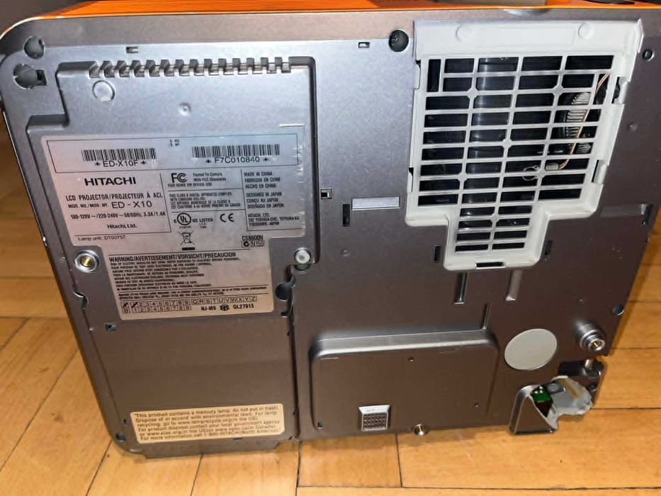 hitachi ed-x10 multimedia lcd projektor