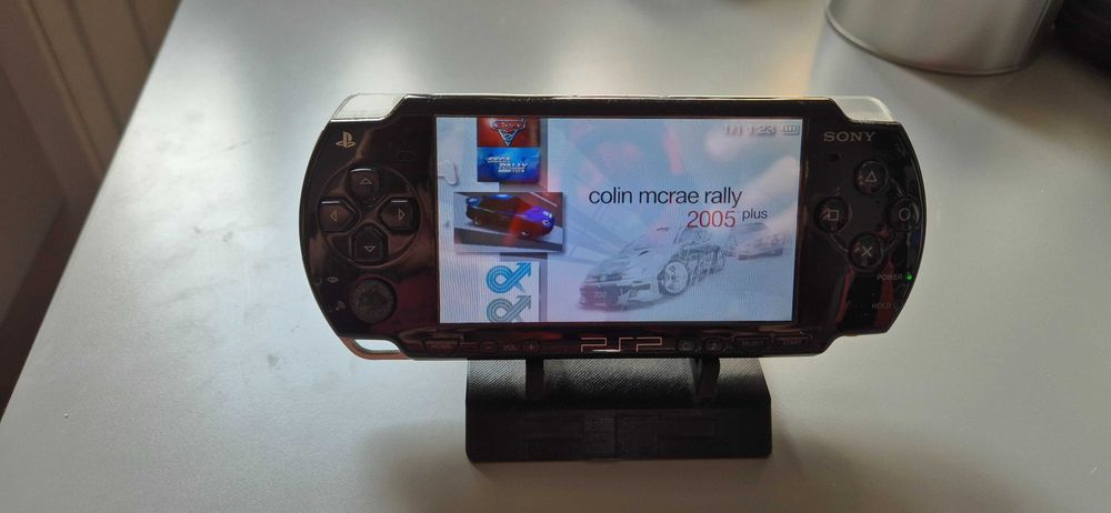 Sony PSP - 2004 wgrane CFW sprawny napęd (karta sd 32 GB)
