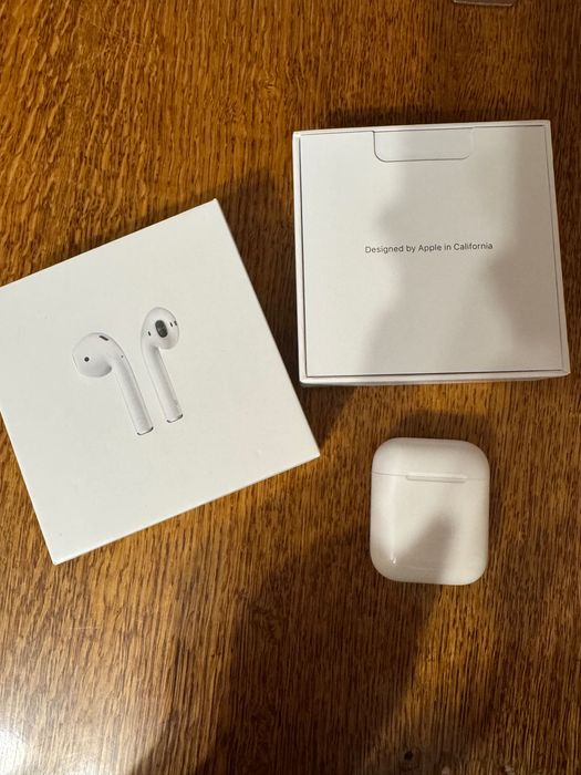 AirPods 2 куплені в офіційному магазині