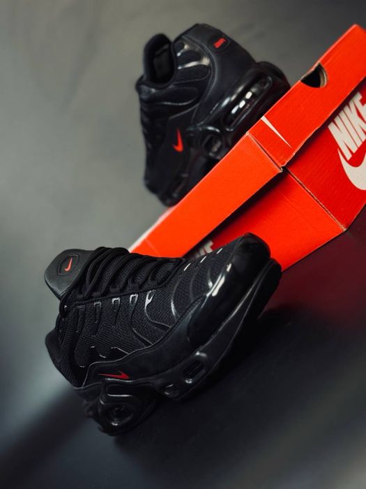 Чёрные красовки мужские / Стильные черные мужские Nike Air max Tn 95 Black / найк аир мах тн 95 / найки теен осень !