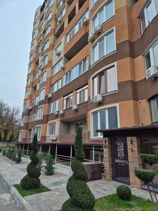 Коммерция на Зоопарковой/Говорова.