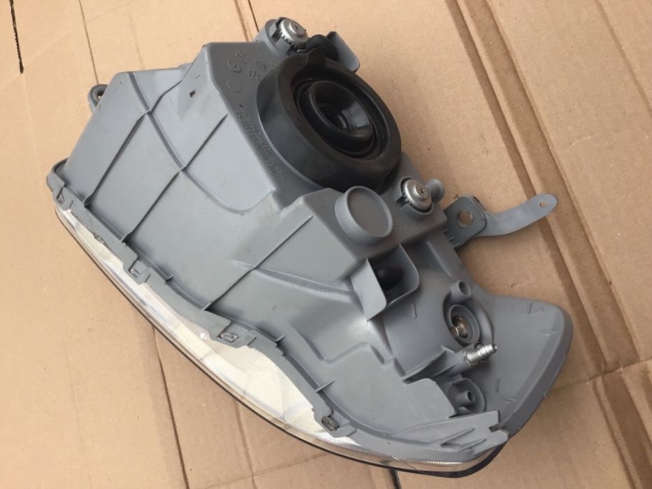 CHEVROLET AVEO daewoo kalos  lampa prawa przód europa T200