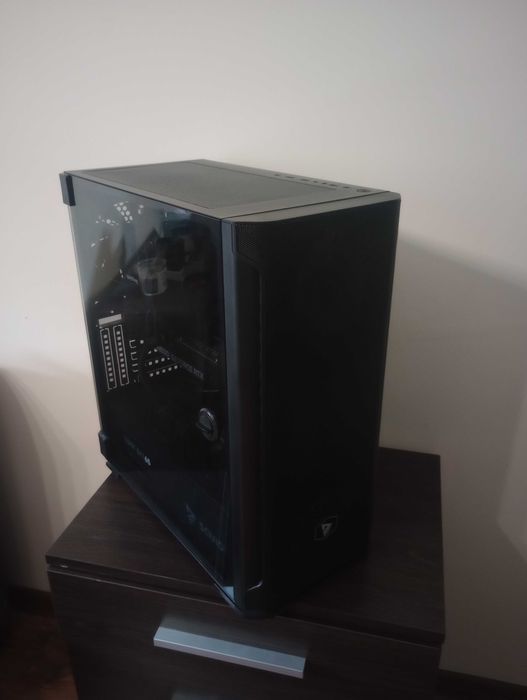 komputer stacjonarny z ryzen 7 5800X3D 32gb  dyski ssd   bez karty graficznej