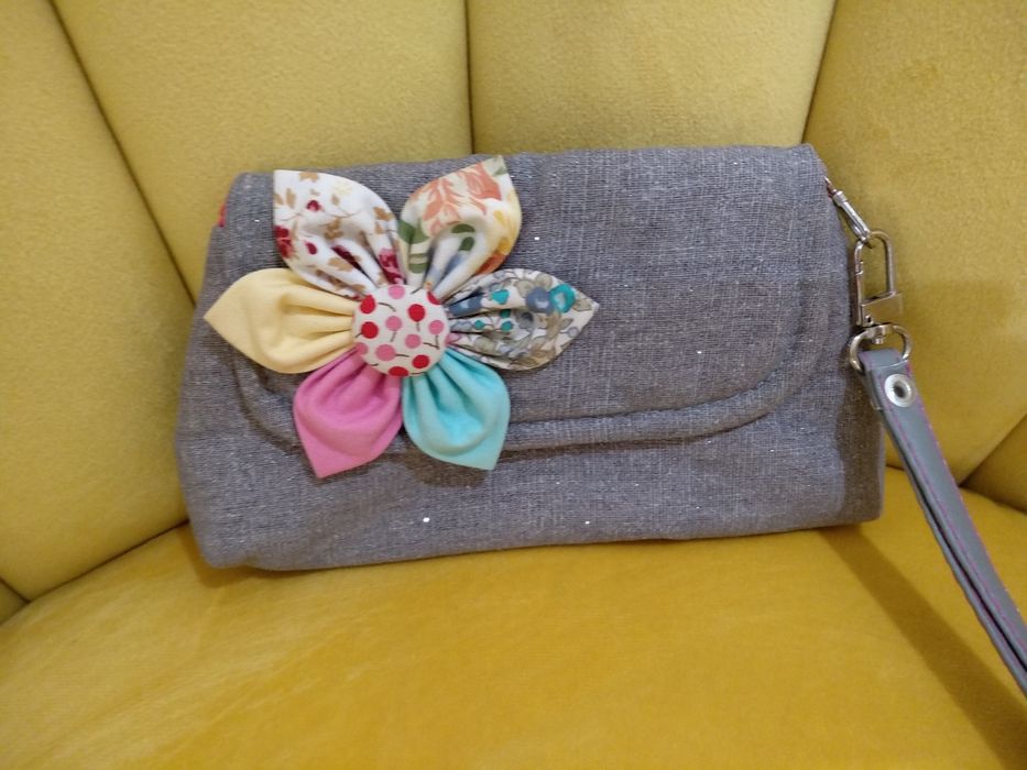 Porta Moedas Artesanal com Flor