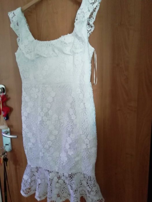 biała sukienka z koronką, haftowane kwiaty, rozmiar 42